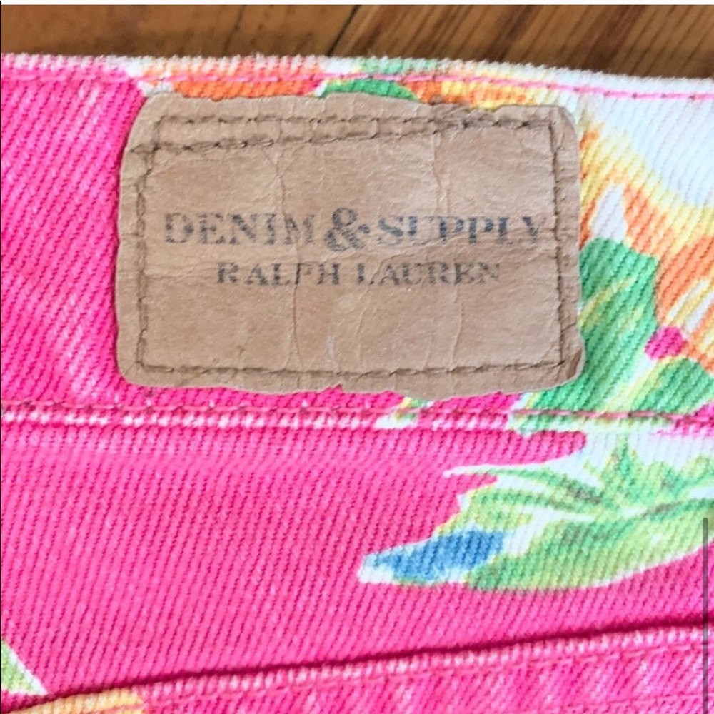 RALPH LAUREN | Bright Floral Shorts - Picture 5 of 6